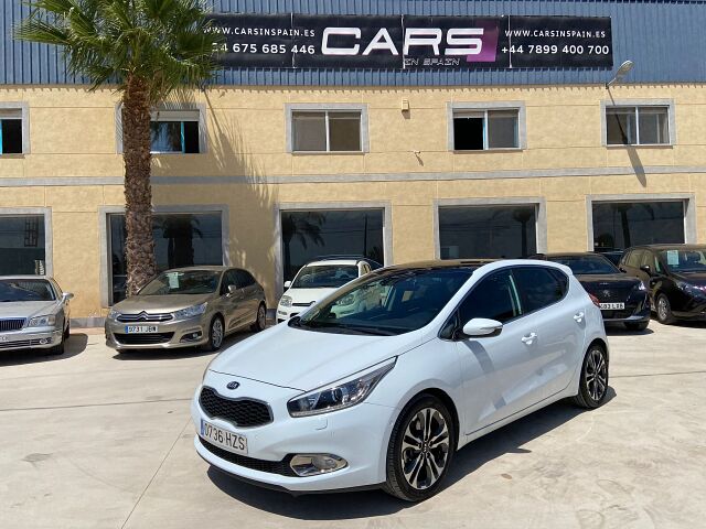 KIA CEE'D EMOTION 1.6 CRDI AUTO SPANISH LHD IN SPAIN 76000 MILES SUPERB 2014