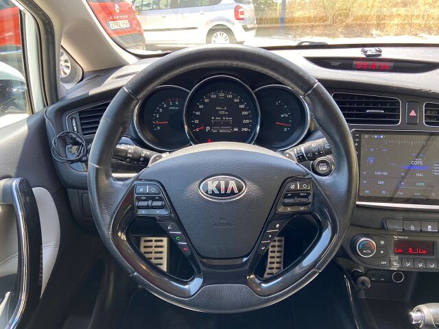 KIA CEE'D EMOTION 1.6 CRDI AUTO SPANISH LHD IN SPAIN 76000 MILES SUPERB 2014