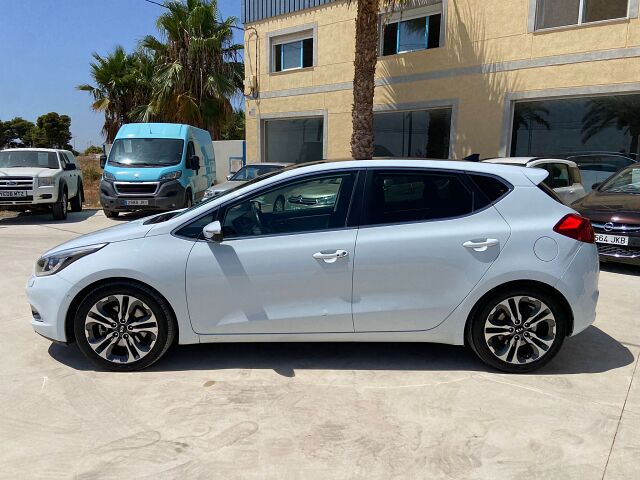 KIA CEE'D EMOTION 1.6 CRDI AUTO SPANISH LHD IN SPAIN 76000 MILES SUPERB 2014