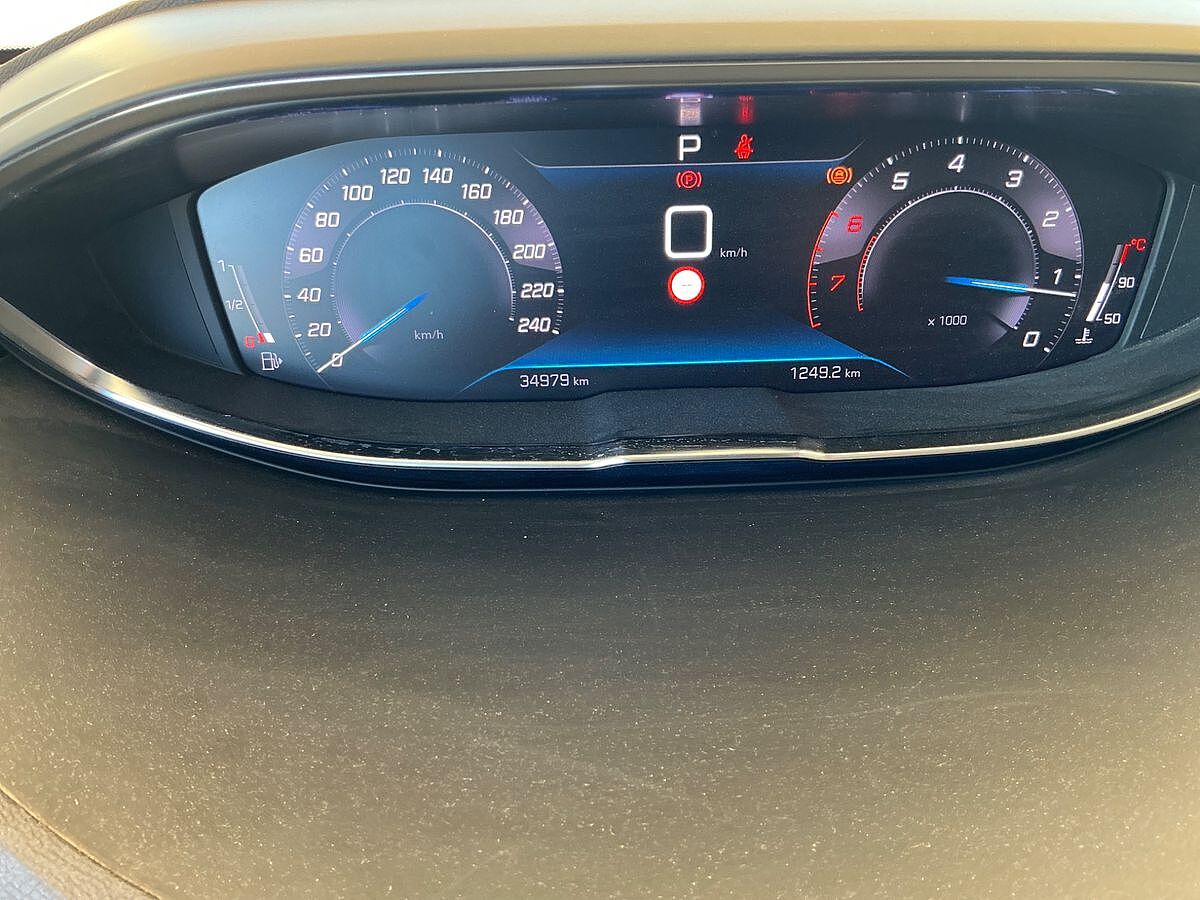 PEUGEOT 3008 ALLURE 1.2 E-THP AUTO SPANISH LHD IN SPAIN 21000 MILES SUPERB 2021