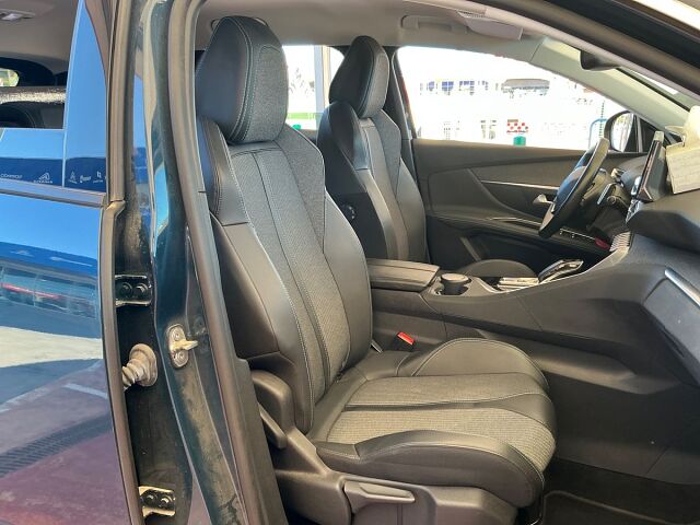 PEUGEOT 3008 ALLURE 1.2 E-THP AUTO SPANISH LHD IN SPAIN 21000 MILES SUPERB 2021