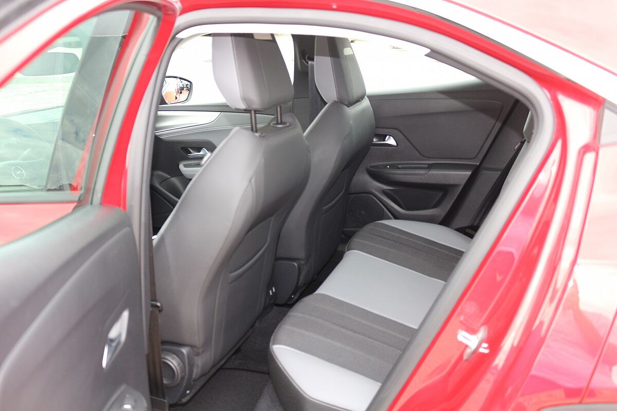 OPEL MOKKA ELEGANCE 1.2 AUTO SPANISH LHD IN SPAIN ONLY 16000 MILES SUPERB 2023