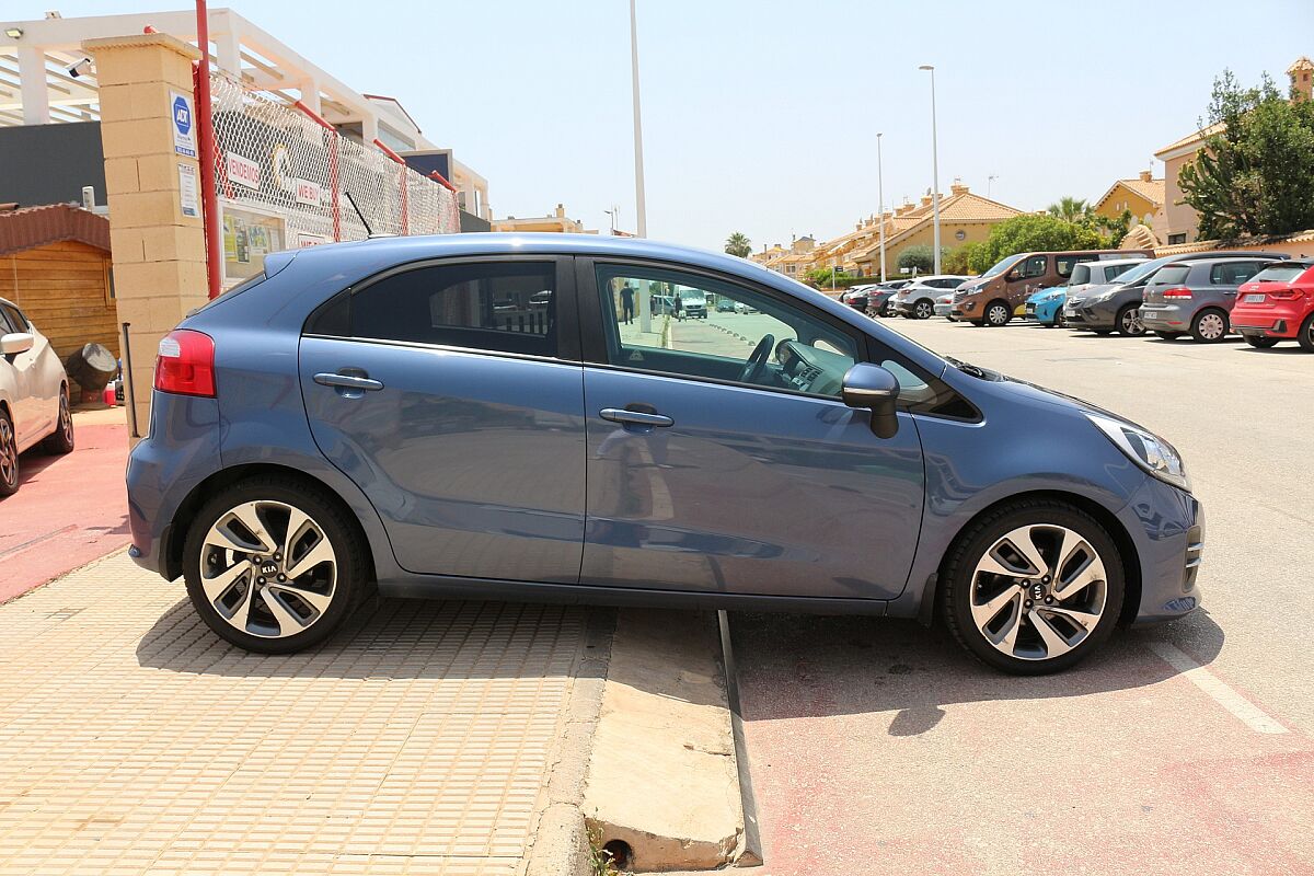 KIA RIO DRIVE 1.4 AUTO SPANISH LHD IN SPAIN 58000 MILES SUPERB LITTLE CAR 2016