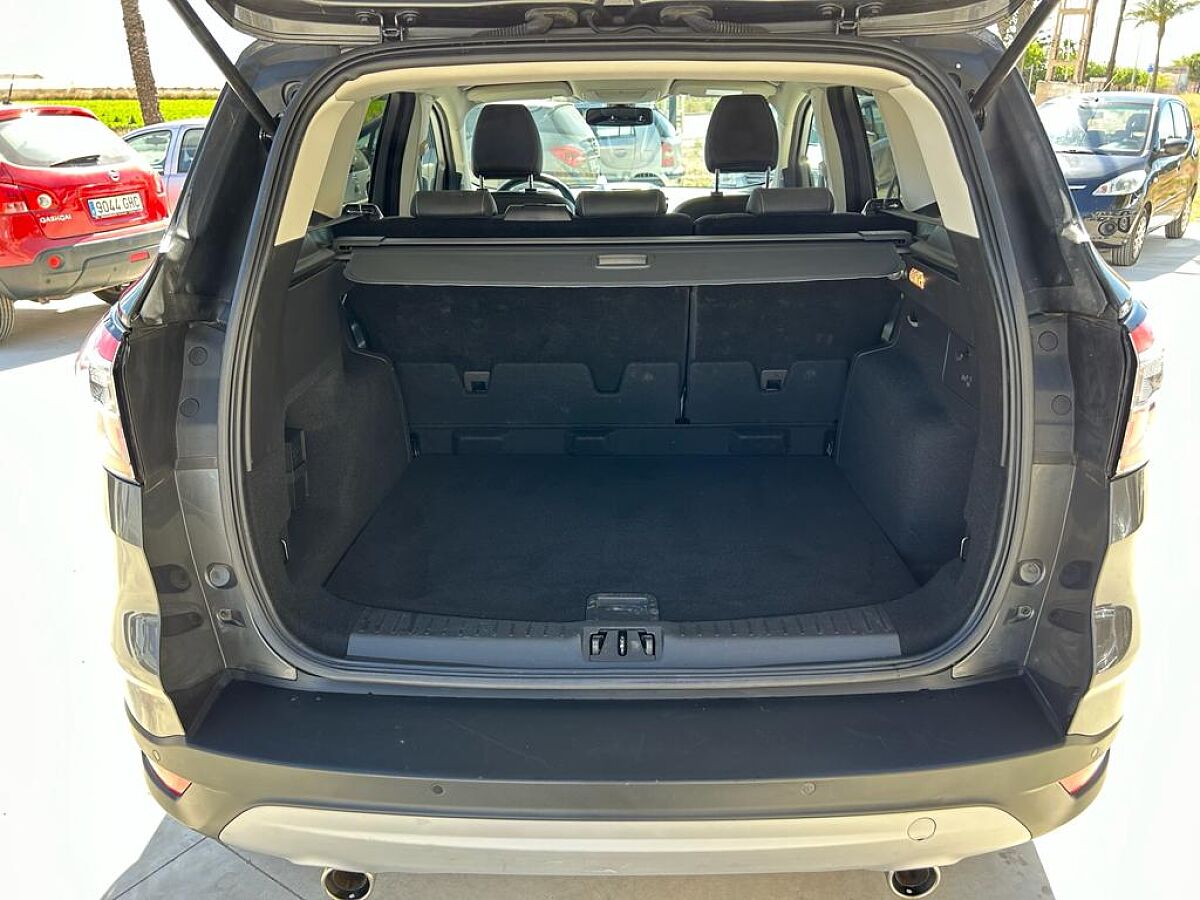 FORD KUGA TITANIUM 4X4 2.0 TDCI AUTO SPANISH LHD IN SPAIN 81000 MILES SUPER 2017