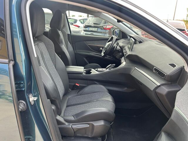 PEUGEOT 5008 ALLURE 1.2 E-THP AUTO SPANISH LHD IN SPAIN 56K 7 SEATS SUPERB 2020