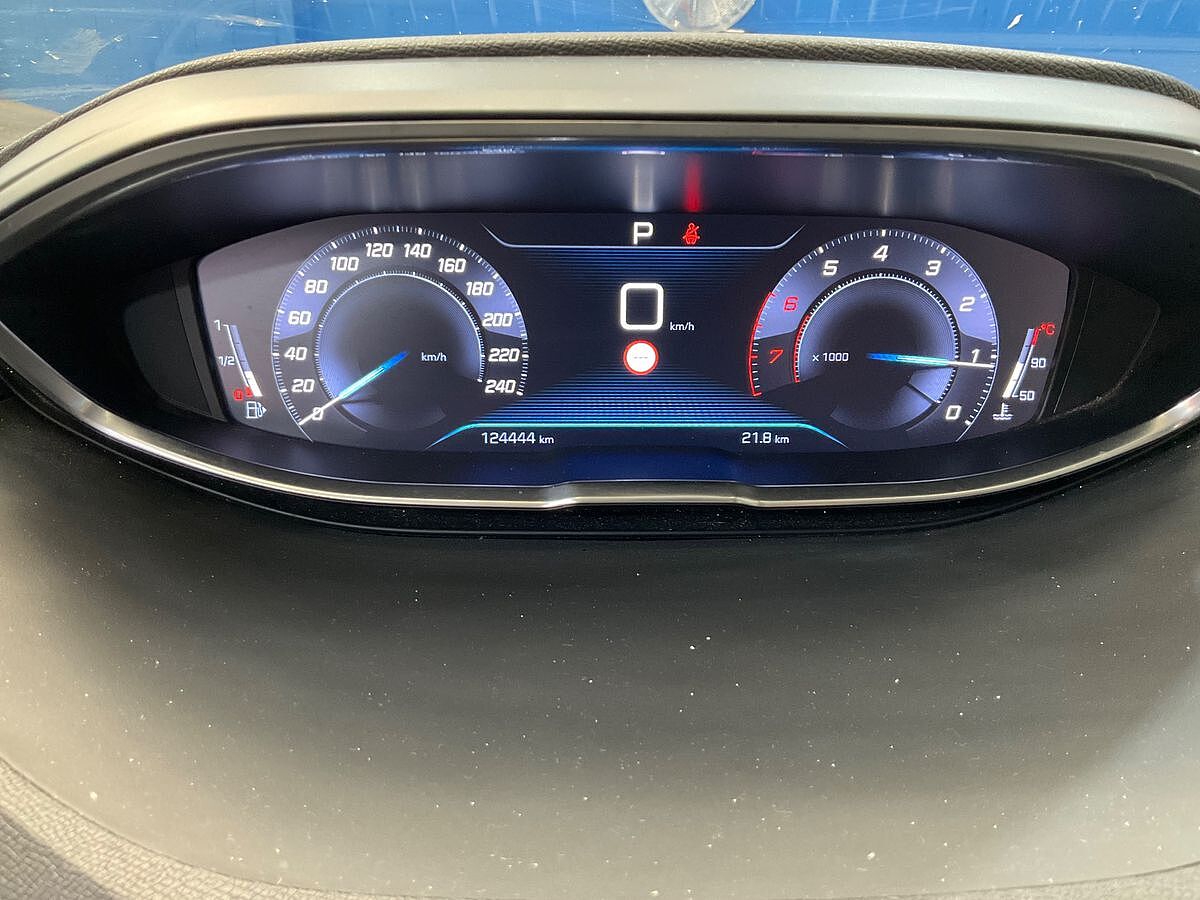 COMING SOON PEUGEOT 3008 ALLURE 1.2 E-THP AUTO SPANISH LHD IN SPAIN 77000 MILES SUPER 2019