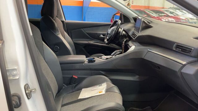 COMING SOON PEUGEOT 3008 ALLURE 1.2 E-THP AUTO SPANISH LHD IN SPAIN 77000 MILES SUPER 2019