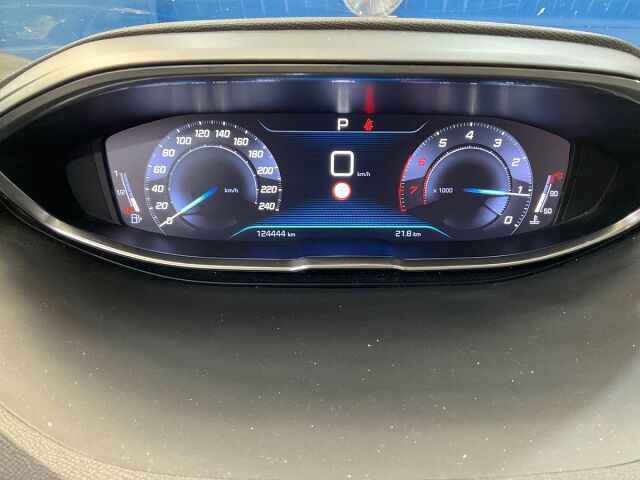 COMING SOON PEUGEOT 3008 ALLURE 1.2 E-THP AUTO SPANISH LHD IN SPAIN 77000 MILES SUPER 2019