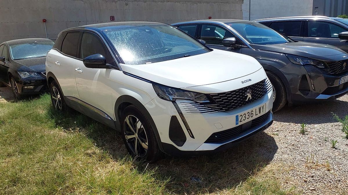 COMING SOON PEUGEOT 3008 ALLURE 1.5 BLUE HDI AUTO SPANISH LHD IN SPAIN 91000 MILES 2022