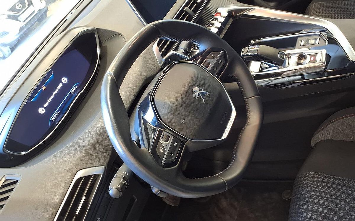 COMING SOON PEUGEOT 3008 ACTIVE 1.5 BLUE HDI AUTO SPANISH LHD IN SPAIN 81000 MILES 2022