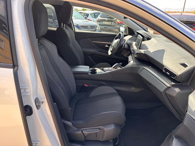 PEUGEOT 3008 ACTIVE 1.5 BLUE HDI AUTO SPANISH LHD IN SPAIN 81000 MILES 2022