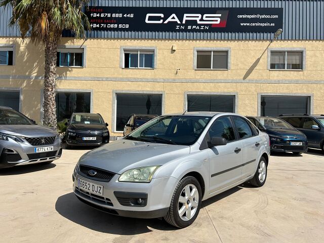 FORD FOCUS TREND 1.6 AUTO SALOON SPANISH LHD IN SPAIN 83000 MILES SUPER 2005