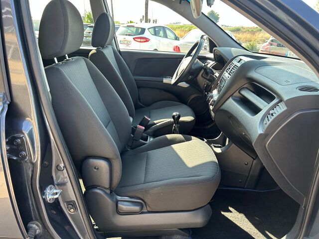 KIA SPORTAGE CUP 2.0 PETROL SPANISH LHD IN SPAIN 76000 MILES SUPERB 200
