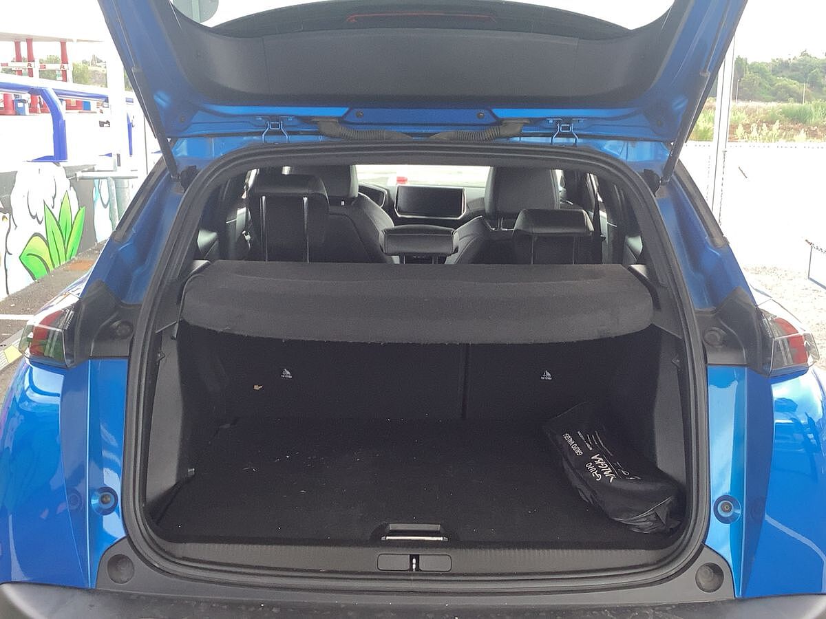 COMING SOON PEUGEOT 2008 GT 1.2 E-THP AUTO SPANISH LHD IN SPAIN 75000 MILES SUPERB 2021