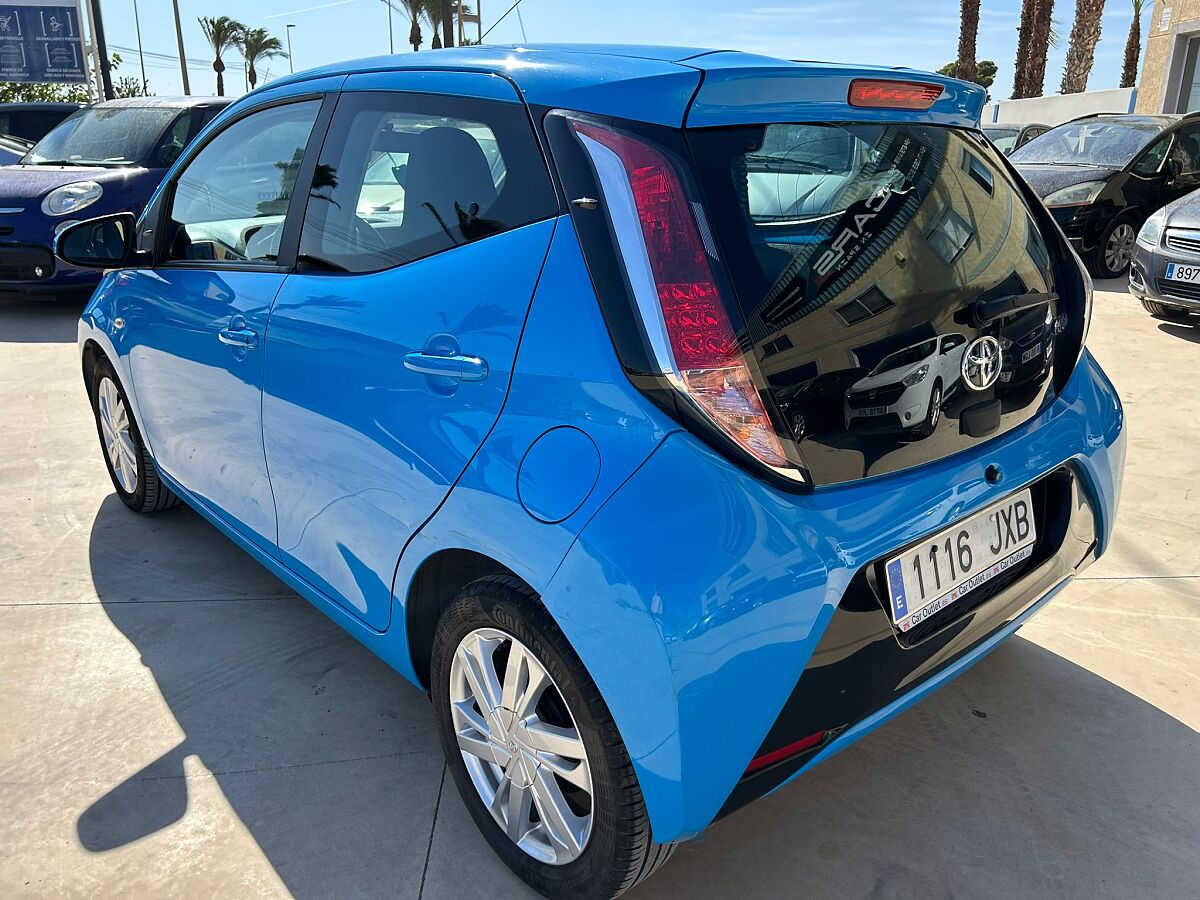 TOYOTA AYGO 1.0 XPLAY SPANISH LHD IN SPAIN 25000 MILES SUPERB 2017