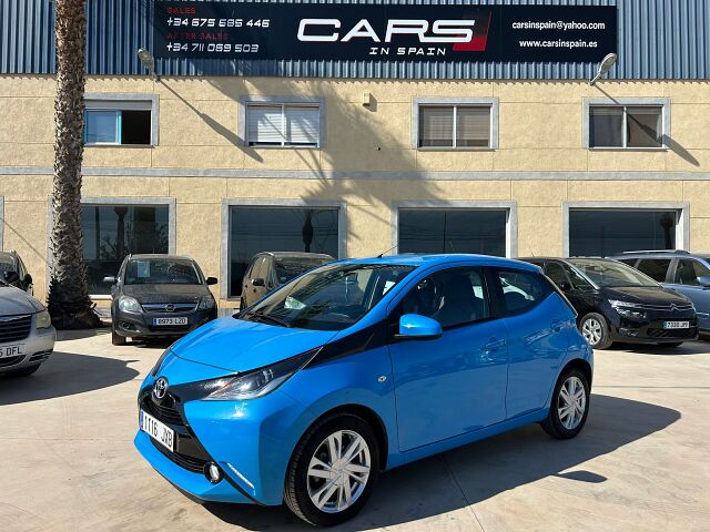 TOYOTA AYGO 1.0 XPLAY SPANISH LHD IN SPAIN 25000 MILES SUPERB 2017