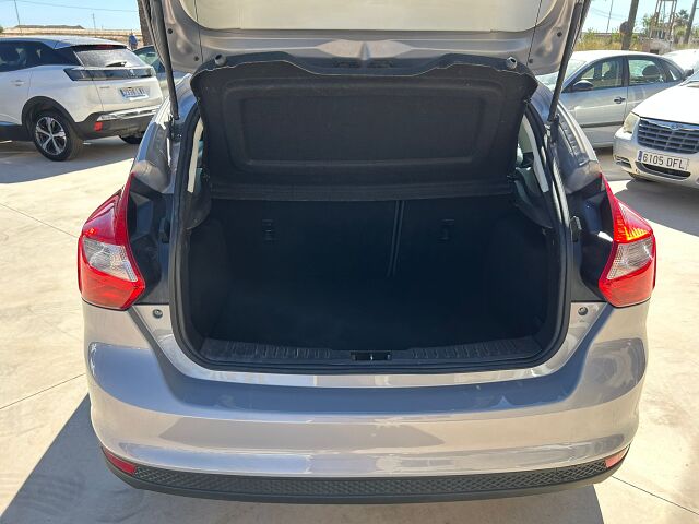 FORD FOCUS TREND 1.6 TI-VCT AUTO SPANISH LHD IN SPAIN 56000 MILES SUPER 2014