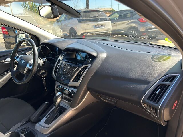 FORD FOCUS TREND 1.6 TI-VCT AUTO SPANISH LHD IN SPAIN 56000 MILES SUPER 2014