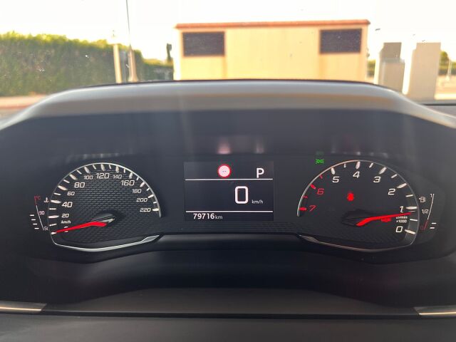 COMING SOON PEUGEOT 2008 ALLURE 1.2 E-THP AUTO SPANISH LHD IN SPAIN 49000 MILES SUPERB 2021