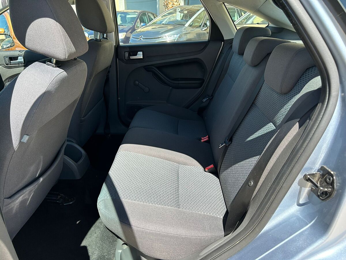 FORD FOCUS TREND 1.6 AUTO SPANISH LHD IN SPAIN ONLY 60000 MILES SUPERB 2007