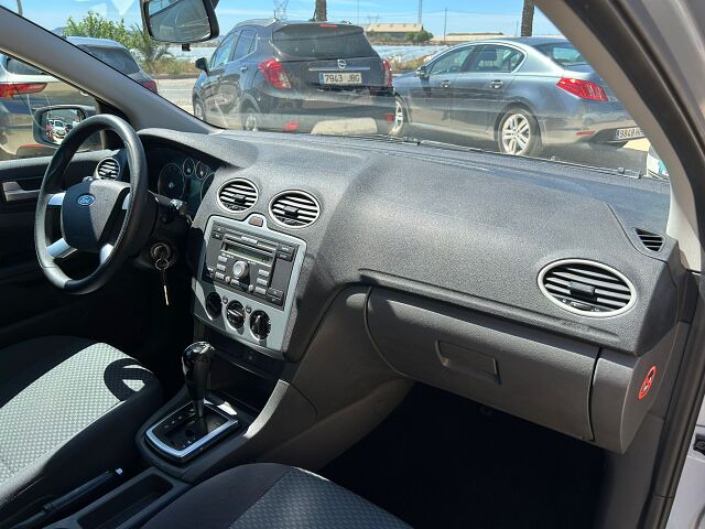 FORD FOCUS TREND 1.6 AUTO SPANISH LHD IN SPAIN ONLY 60000 MILES SUPERB 2007