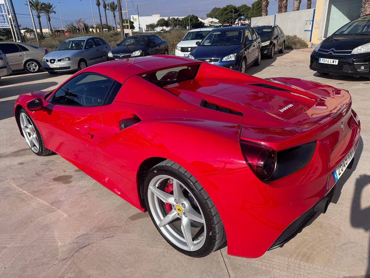 FERRARI 488 SPYDER 3.9 TURBO AUTO SPANISH LHD IN SPAIN 30000 MILES FFSH 2019