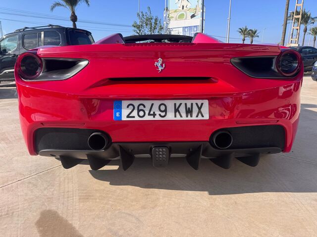 FERRARI 488 SPYDER 3.9 TURBO AUTO SPANISH LHD IN SPAIN 30000 MILES FFSH 2019