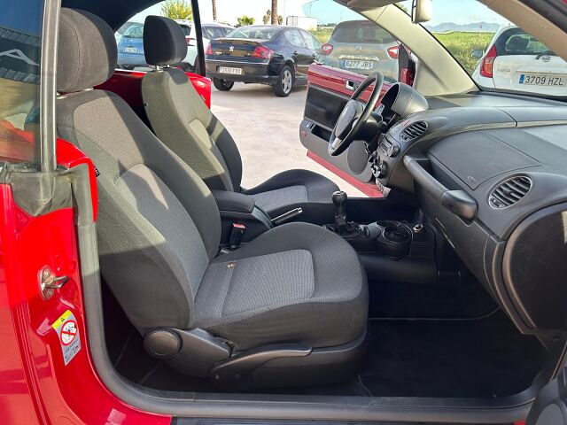 VOLKSWAGEN NEW BEETLE CONVERTIBLE 1.6 SPANISH LHD IN SPAIN 93000 MILES 2006