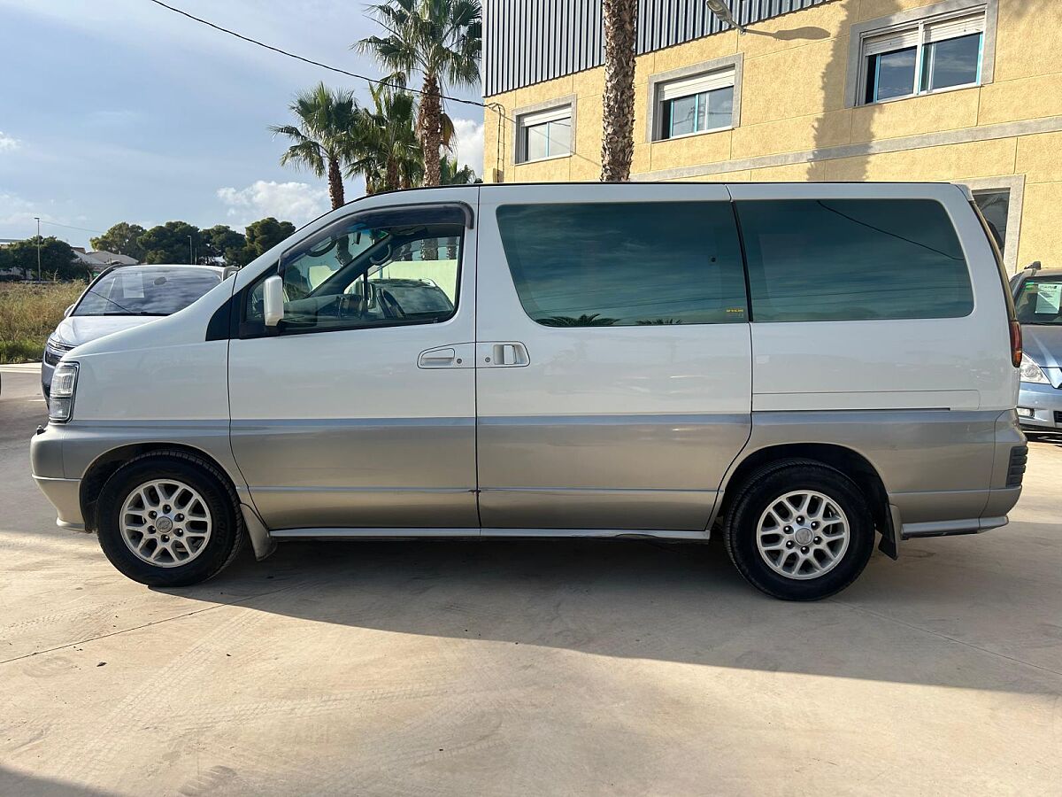 NISSAN ELGRAND HIGHWAY STAR 3.2 TDI AUTO SPANISH RHD IN SPAIN 124K 8 SEATS 1997