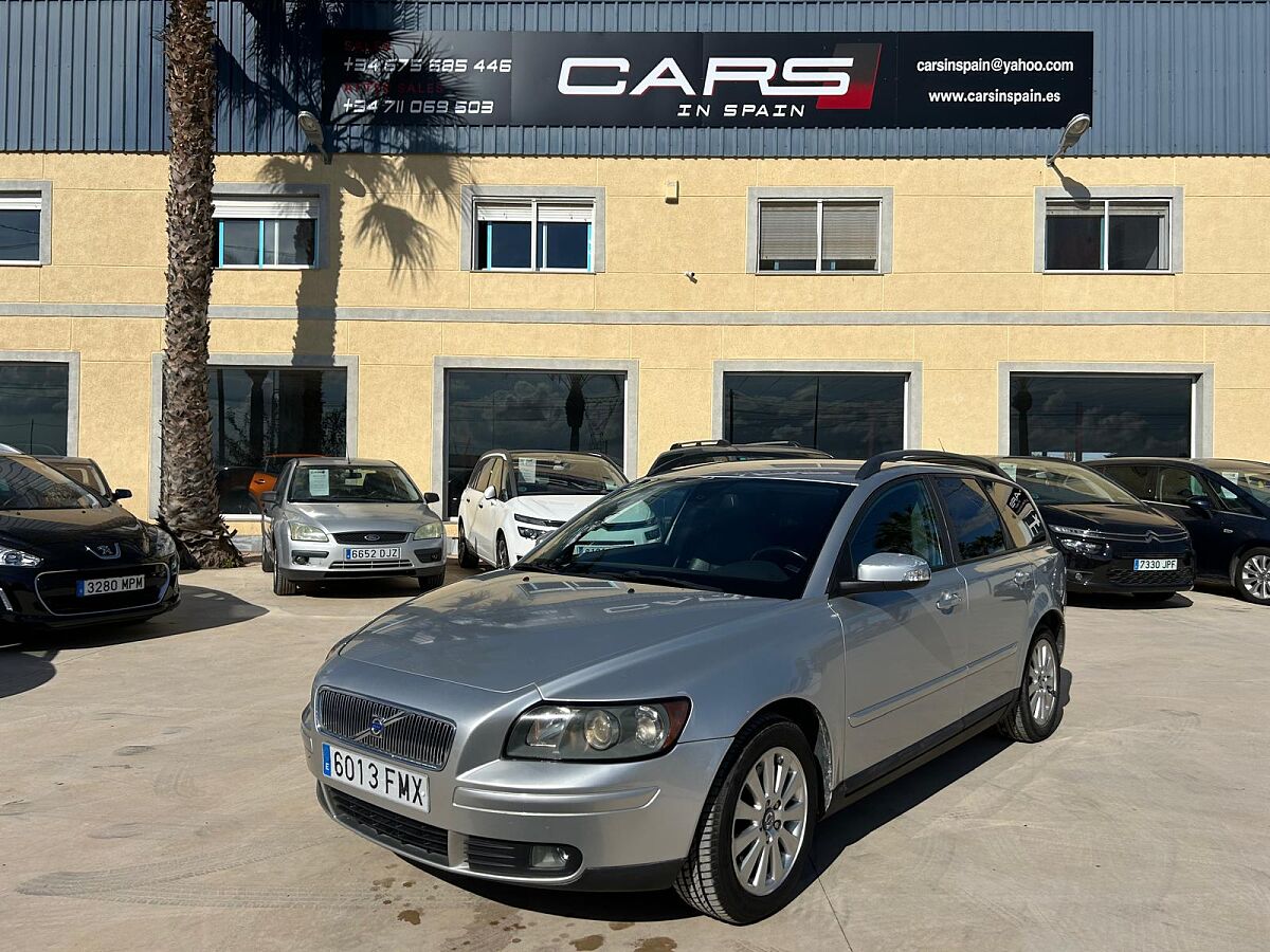 VOLVO V5 ESTATE 2.4 AUTO SPANISH LHD IN SPAIN ONLY 115000 MILES SUPERB 2007