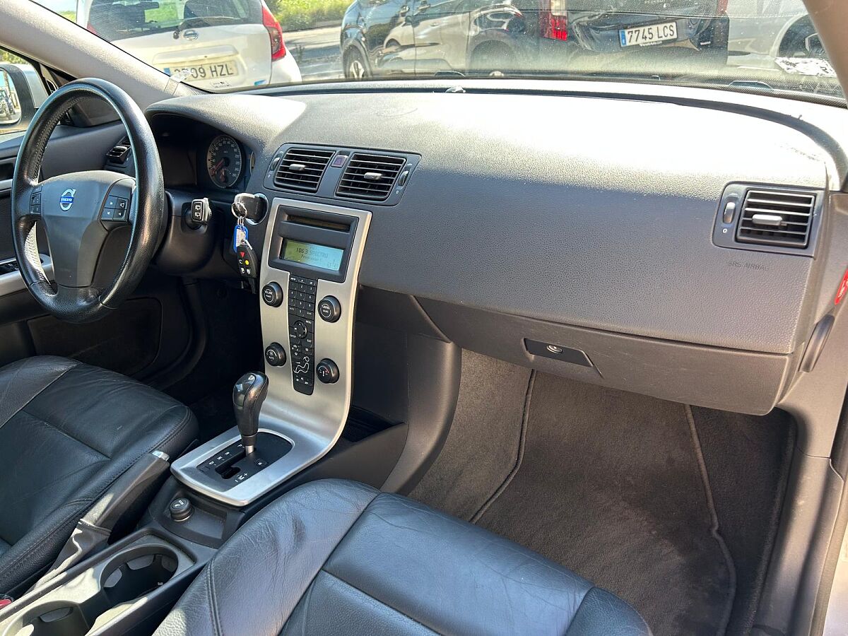 VOLVO V5 ESTATE 2.4 AUTO SPANISH LHD IN SPAIN ONLY 115000 MILES SUPERB 2007