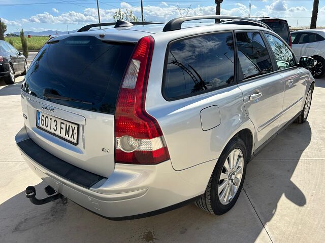 VOLVO V5 ESTATE 2.4 AUTO SPANISH LHD IN SPAIN ONLY 115000 MILES SUPERB 2007
