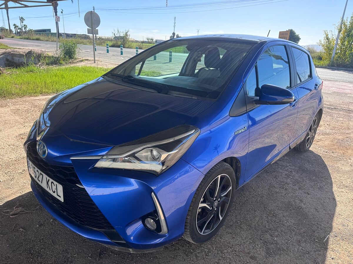 COMING SOON TOYOTA YARIS ADVANCE 1.5 HYBRID AUTO SPANISH LHD IN SPAIN 35000 MILES 2017