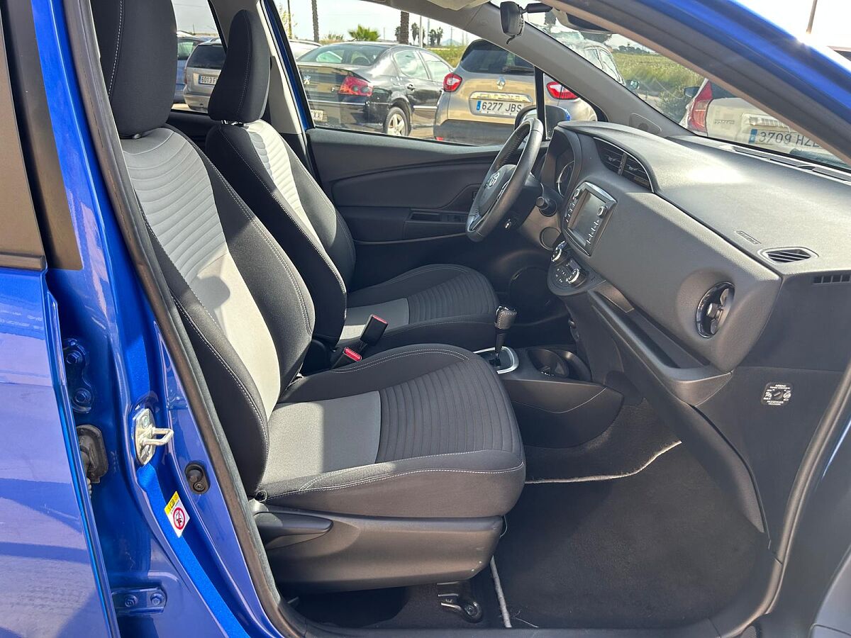 TOYOTA YARIS ADVANCE 1.5 HYBRID AUTO SPANISH LHD IN SPAIN 35000 MILES 2017