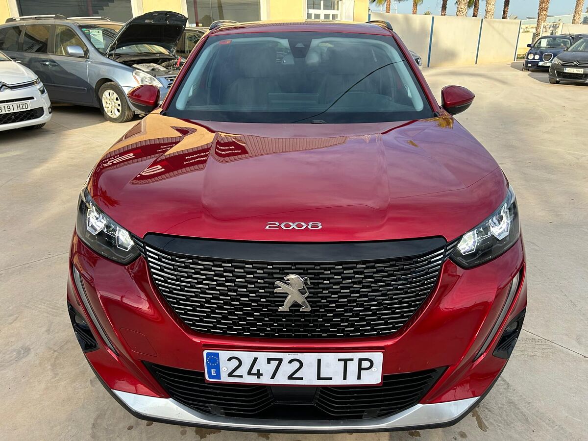 PEUGEOT 2008 ALLURE 1.2 E-THP AUTO SPANISH LHD IN SPAIN 16000 MILES SUPERB 2021