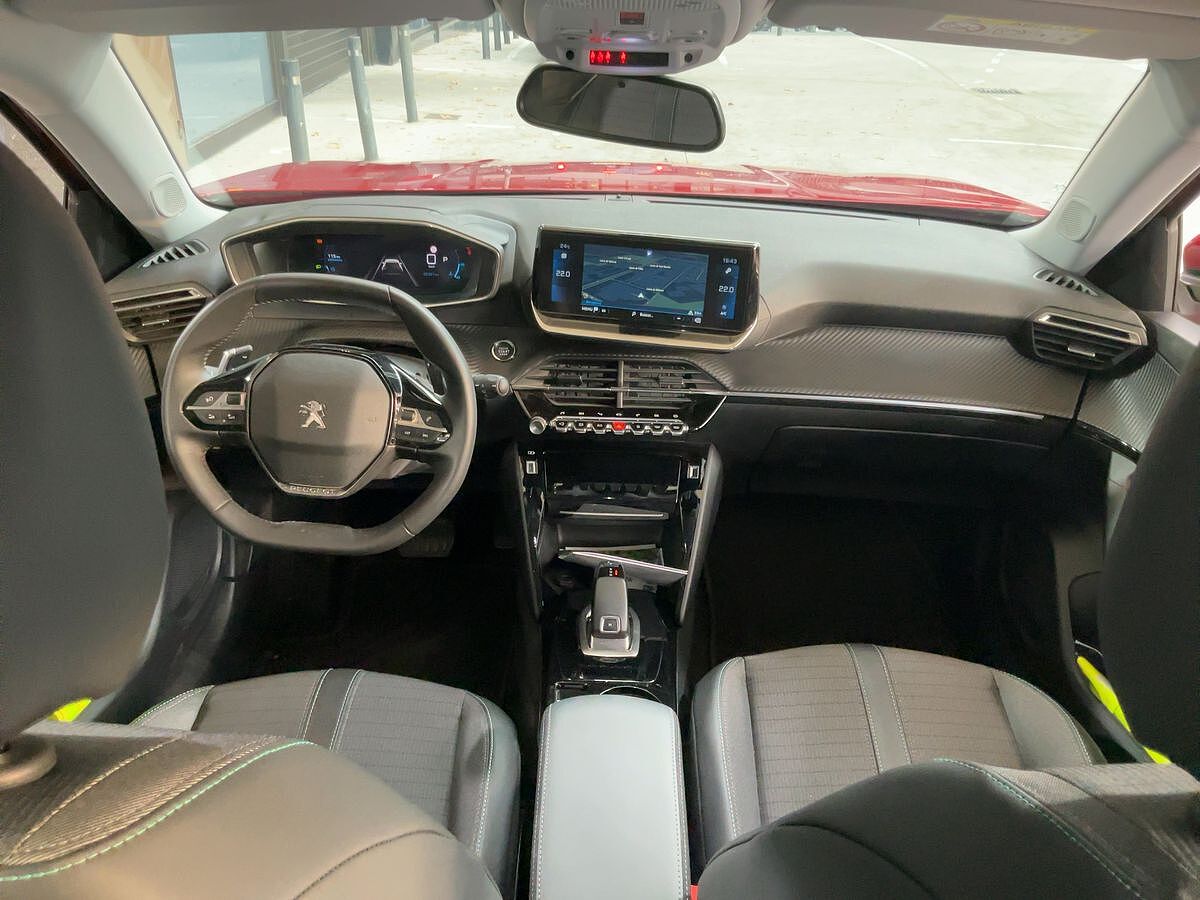 COMING SOON PEUGEOT 2008 ALLURE 1.2 E-THP AUTO SPANISH LHD IN SPAIN 16000 MILES SUPERB 2021