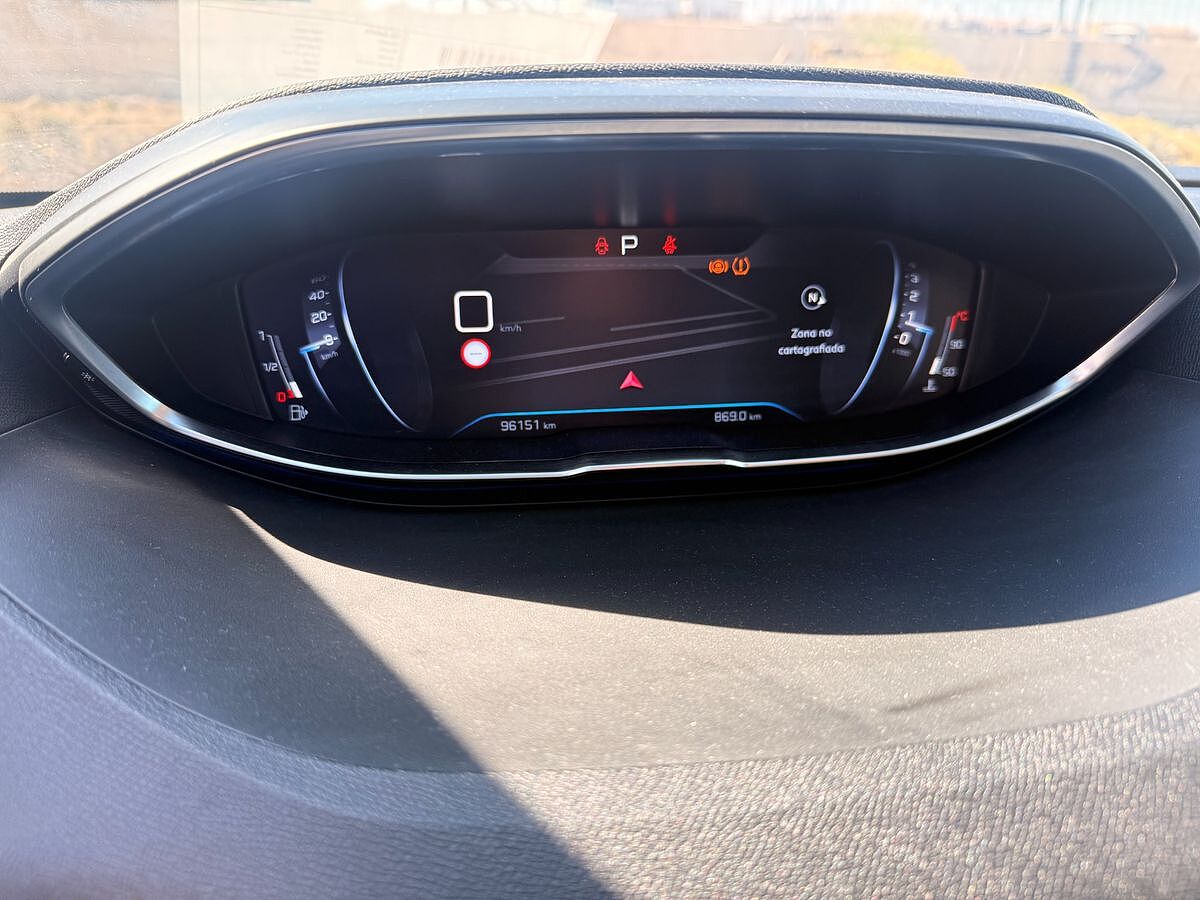 CPMING SOON PEUGEOT 3008 ACTIVE 1.2 E-THP AUTO SPANISH LHD IN SPAIN 60000 MILES SUPERB 2020