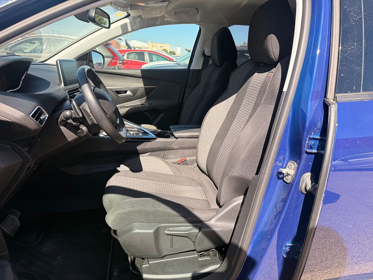 CPMING SOON PEUGEOT 3008 ACTIVE 1.2 E-THP AUTO SPANISH LHD IN SPAIN 60000 MILES SUPERB 2020