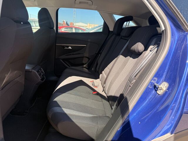 CPMING SOON PEUGEOT 3008 ACTIVE 1.2 E-THP AUTO SPANISH LHD IN SPAIN 60000 MILES SUPERB 2020