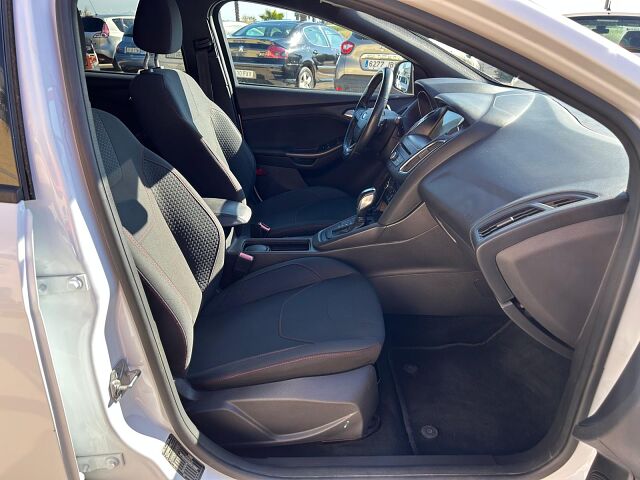 FORD FOCUS ST LINE 1.0 AUTO SPANISH LHD IN SPAIN 49000 MILES SUPERB 2017