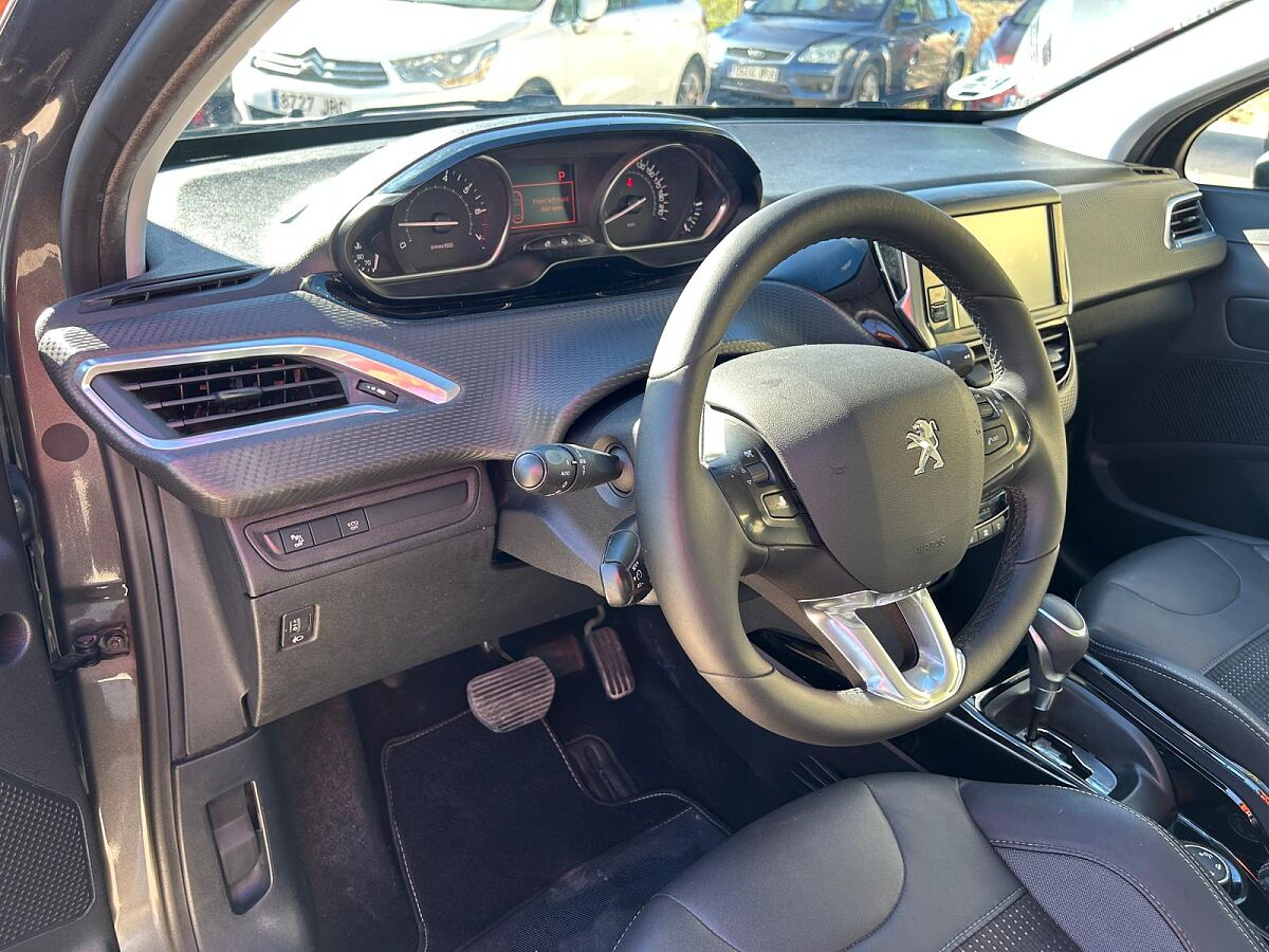 PEUGEOT 2008 ALLURE 1.2 E-THP AUTO SPANISH LHD IN SPAIN 105000 MILES SUPERB 2017