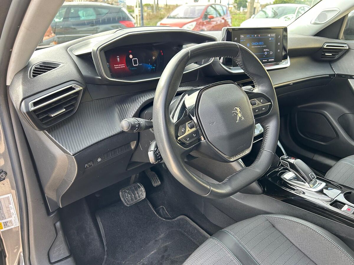 PEUGEOT 2008 ALLURE 1.2 E-THP AUTO SPANISH LHD IN SPAIN 44K 1 OWNER SUPERB 2021