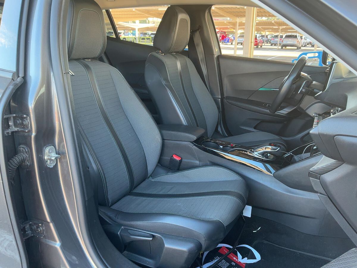 COMING SOON PEUGEOT 2008 ALLURE 1.2 E-THP AUTO SPANISH LHD IN SPAIN 44K 1 OWNER SUPERB 2021