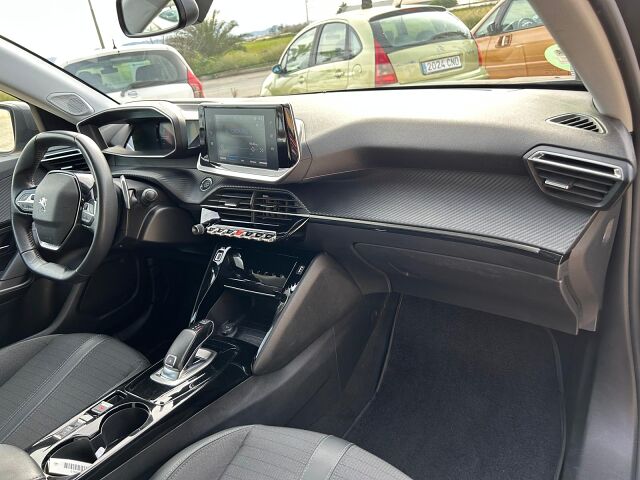 PEUGEOT 2008 ALLURE 1.2 E-THP AUTO SPANISH LHD IN SPAIN 44K 1 OWNER SUPERB 2021