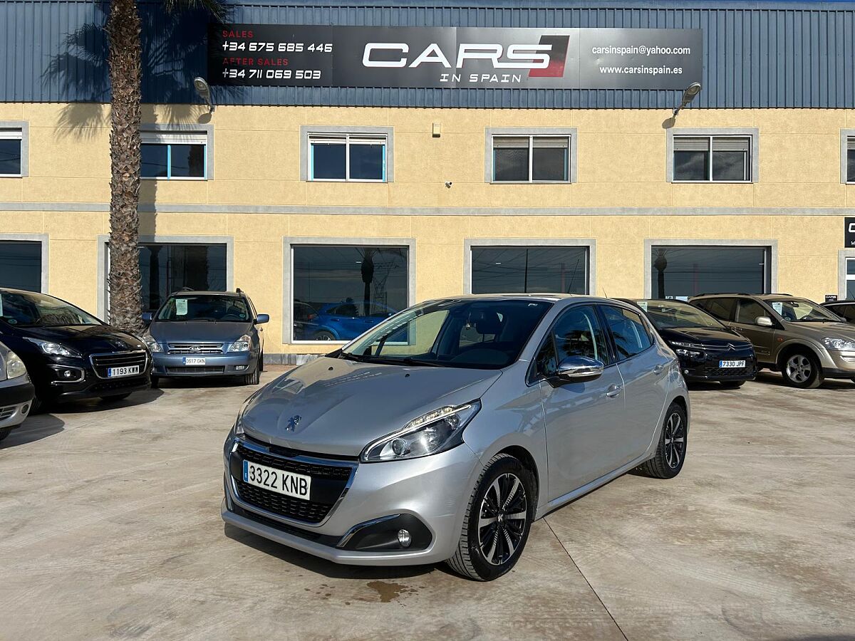 PEUGEOT 208 ALLURE 1.2 E-THP AUTO SPANISH LHD IN SPAIN 71000 MILES SUPERB 2018