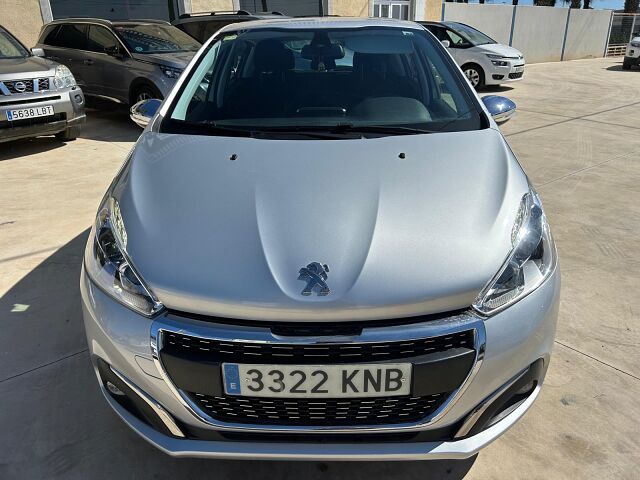 PEUGEOT 208 ALLURE 1.2 E-THP AUTO SPANISH LHD IN SPAIN 71000 MILES SUPERB 2018