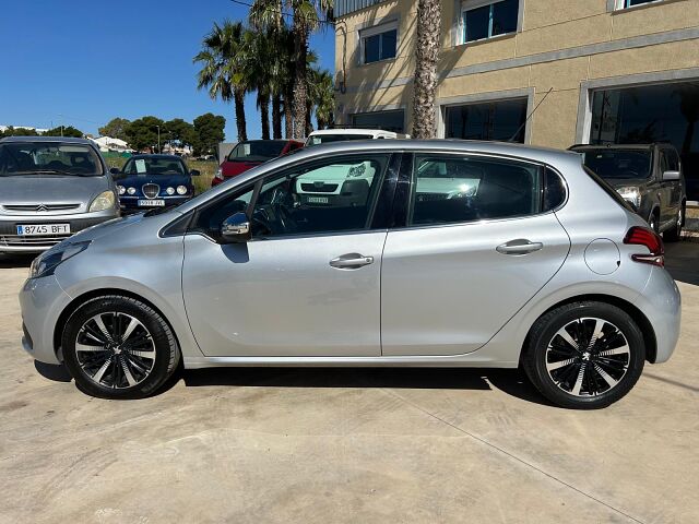 PEUGEOT 208 ALLURE 1.2 E-THP AUTO SPANISH LHD IN SPAIN 71000 MILES SUPERB 2018