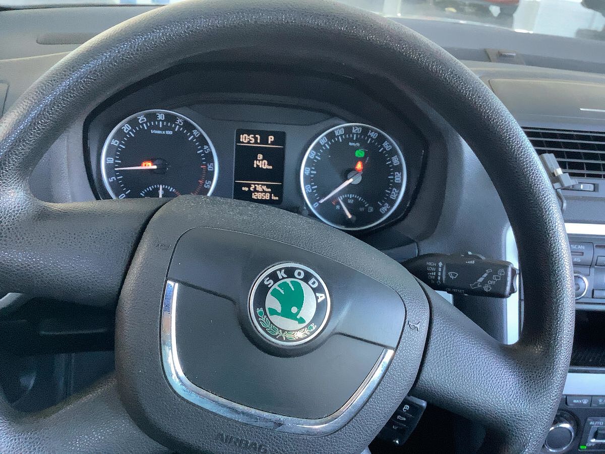 COMING SOON SKODA OCTAVIA AMBIENTE ESTATE 1.6 TDI AUTO SPANISH LHD IN SPAIN 80000 MILES 2011