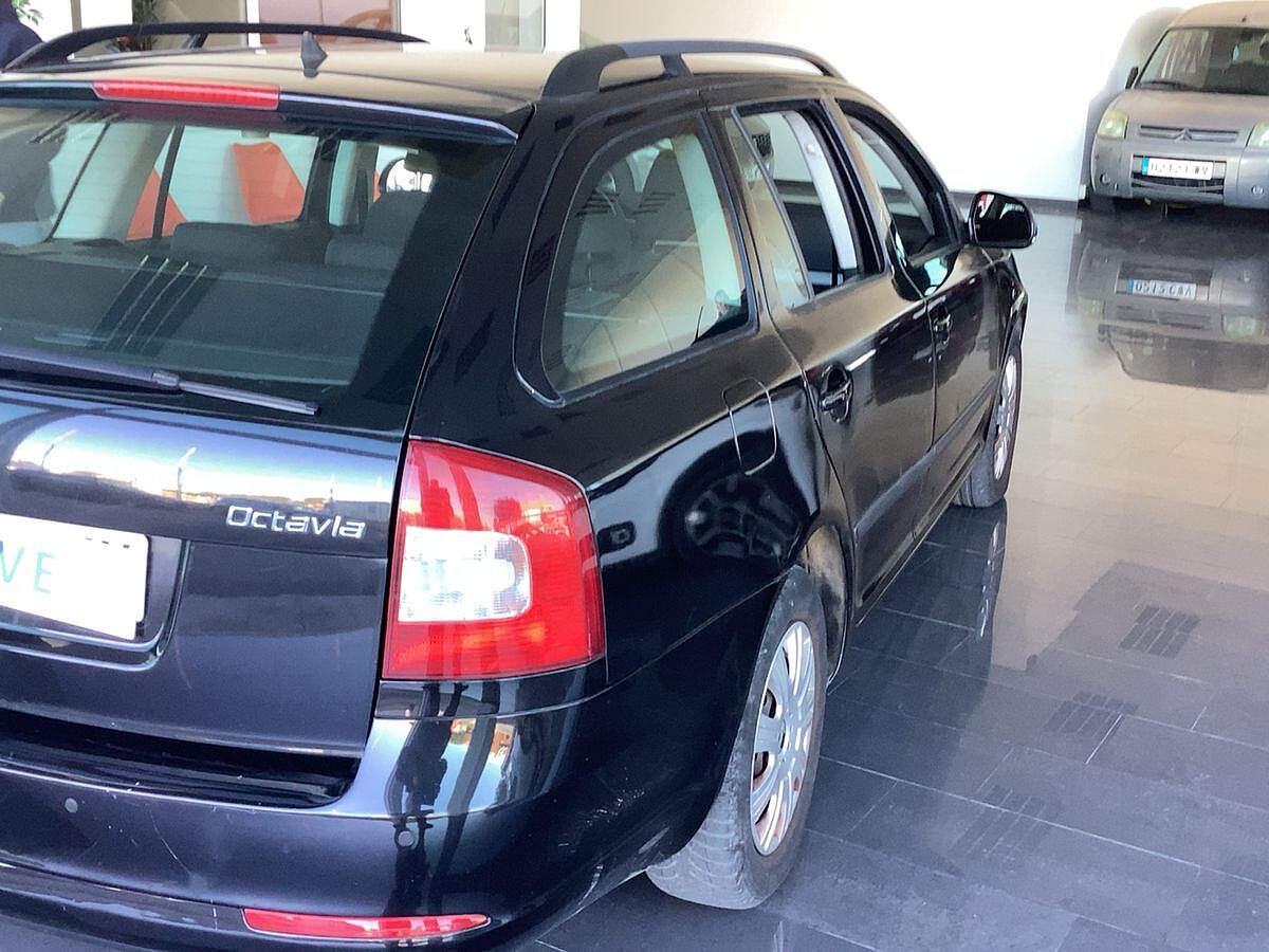 COMING SOON SKODA OCTAVIA AMBIENTE ESTATE 1.6 TDI AUTO SPANISH LHD IN SPAIN 80000 MILES 2011