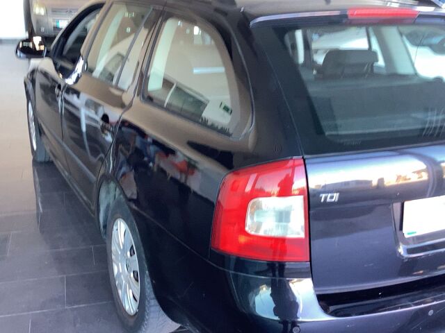 COMING SOON SKODA OCTAVIA AMBIENTE ESTATE 1.6 TDI AUTO SPANISH LHD IN SPAIN 80000 MILES 2011